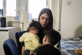 Save The Children, in Italia madri più sole e penalizzate