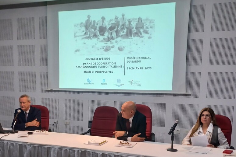 - RIPRODUZIONE RISERVATA