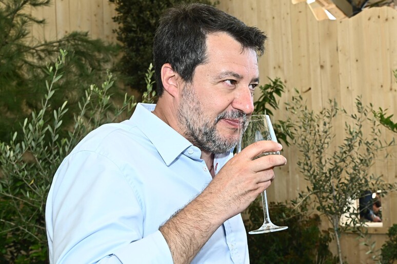 - RIPRODUZIONE RISERVATA