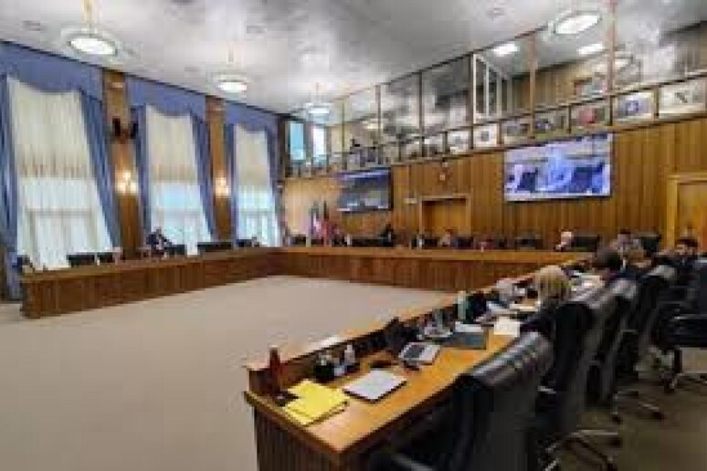 - RIPRODUZIONE RISERVATA