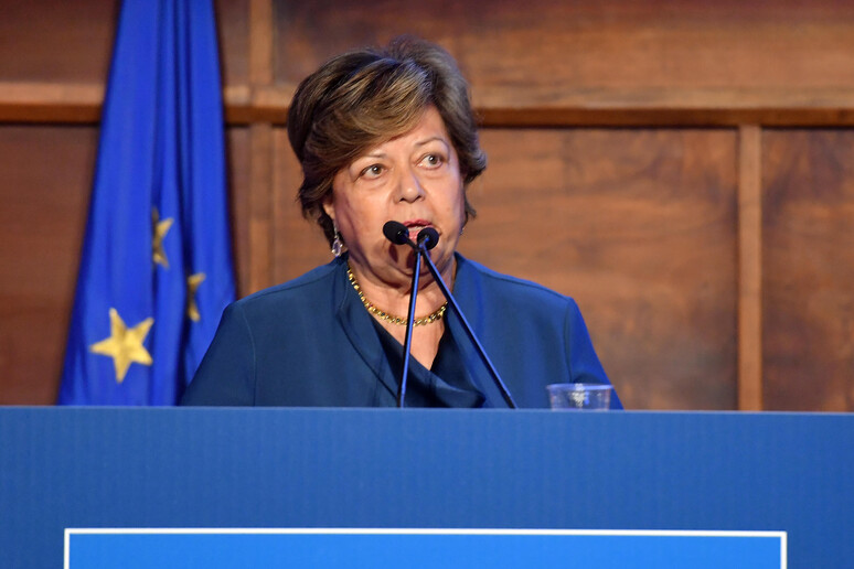 - RIPRODUZIONE RISERVATA