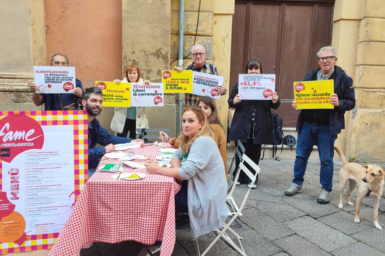 - RIPRODUZIONE RISERVATA