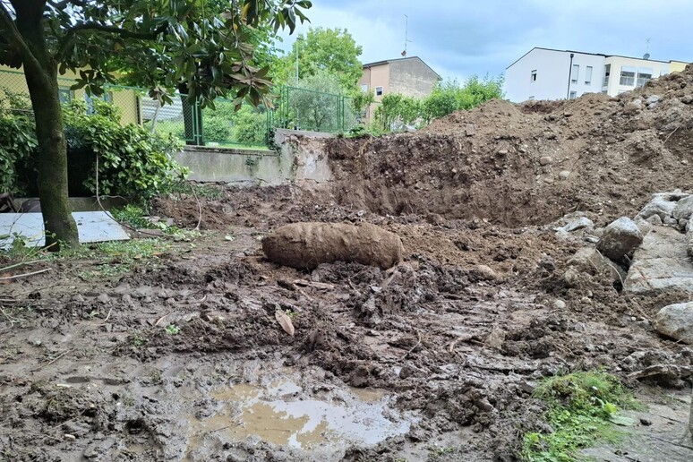 - RIPRODUZIONE RISERVATA