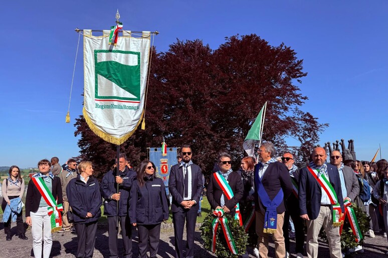 - RIPRODUZIONE RISERVATA