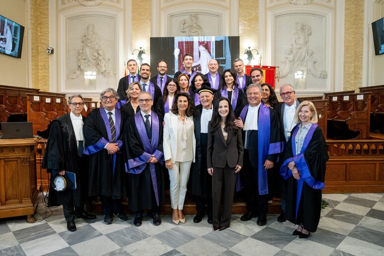- RIPRODUZIONE RISERVATA