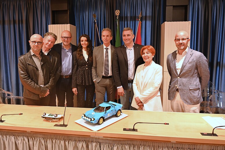 - RIPRODUZIONE RISERVATA
