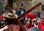 Il Cristo percorre la Via Crucis a Gerusalemme