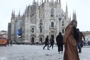 A Milano vento, pioggia e strade imbiancate dalla grandine