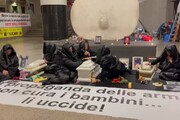 Cagliari, veglia funebre contro l'esercitazione militare Joint Star