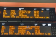 Sciopero dei treni, disagi alla stazione Porta Nuova di Torino