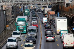Arriva il sì dall'Eurocamera alla flessibilità sulle multe per le auto inquinanti. Media su 3 anni