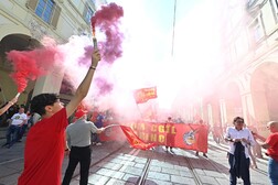 Primo Maggio, corteo a Torino partito da piazza Vittorio