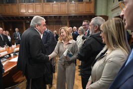 Da Cgil-Uil libro e calcolatrice a Meloni. Cisl, da noi proposte