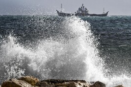 Mare in burrasca (foto archivio ANSA)