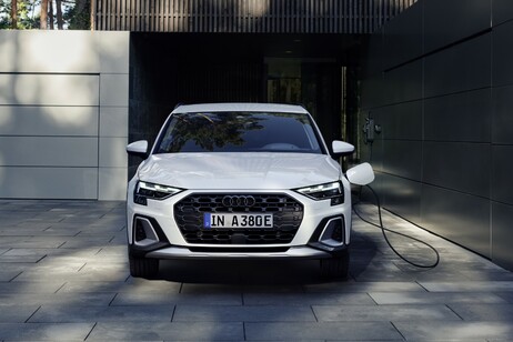 Audi A3 allstreet TFSI e: via agli ordini del crossover plug-in