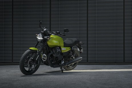 Moto Guzzi a MBE 2025 con le novità V7, V85 e Stelvio