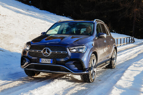 Mercedes Winter Experience con suv GLE ed EQE