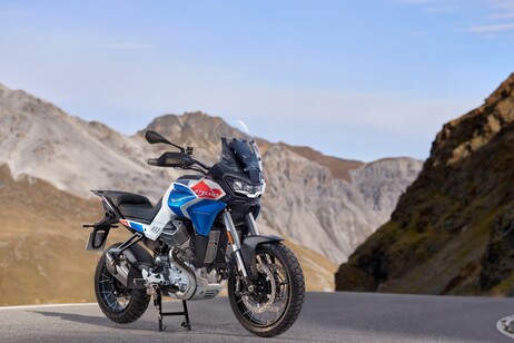 Prebooking per Aprilia Tuareg Rally e Guzzi Stelvio Duecento