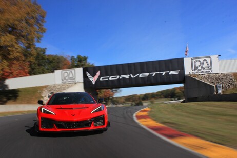 Corvette ZR1, 5 record su tracciati USA con 4 piloti diversi