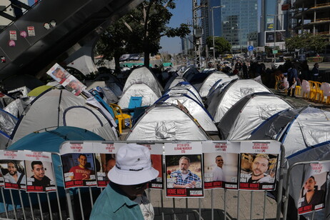 Protesta a Tel Aviv per la liberazione degli ostaggi