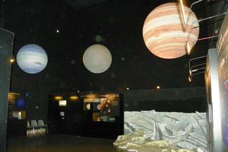 Particolare dell'allestimento del Museo Astronomico di Roma, prima che venisse smantellato (fonte: Paolo Martinelli)