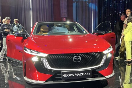 Mazda 6e, affascinante, tecnologica e accessibile