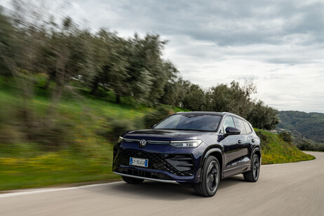 Volkswagen Tayron, il suv agile e tecnologico a sette posti