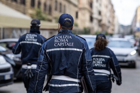Abusivismo, a Roma Polizia Locale sequestra 17mila articoli