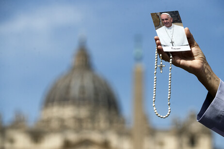 Il rito della constatazione della morte del Papa alle 20