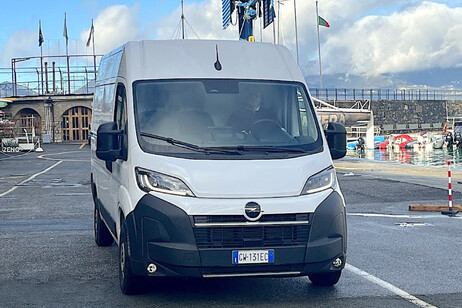 Opel Movano 2.2 Diesel, guida easy per l'artigiano 2.0