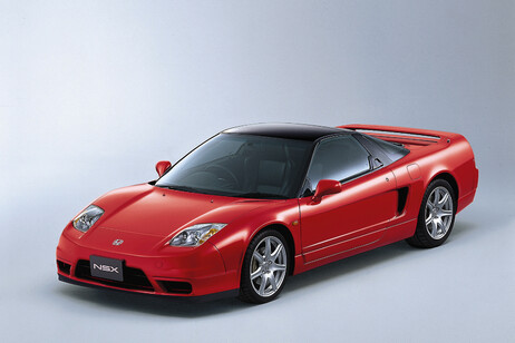 La Honda NSX 35 anni fa rivoluzionò il mondo delle supercar