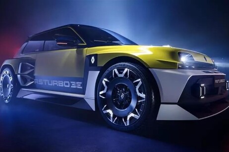 Renault 5 Turbo 3E,via alle prenotazioni della supercar compatta