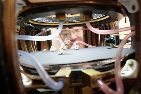 Le proprietà dipendono dalla struttura fisica del materiale, non dalla sua composizione chimica (fonte:&nbsp;Aaron Nathans/Princeton University)