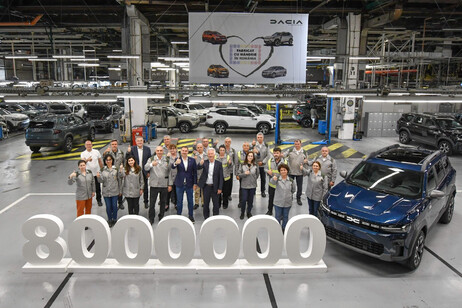 Dacia, prodotti 8 milioni di veicoli a Mioveni in Romania