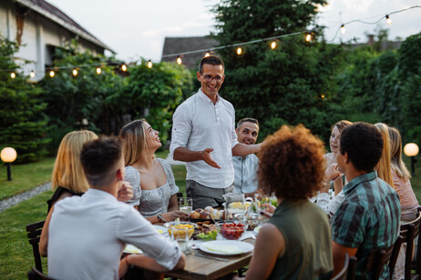 Una riunione di amici foto iStock.