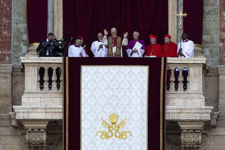 Il nuovo Papa è Robert Francis Prevost