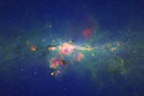 Il centro della Via Lattea visto dal telescopio spaziale Spitzer della Nasa (fonte: Robert Sullivan da Flickr PDM 1.0)