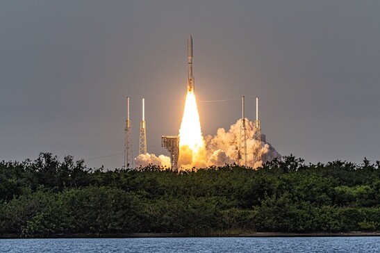 Lanciati i primi 27 satelliti che andranno a formare la costellazione Kuiper di Amazon (fonte:&nbsp;Michael Cain/Spaceflight Now)