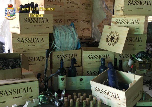 Falso vino 'Doc Bolgheri Sassicaia', 2 arresti e 11 indagati  (ANSA)