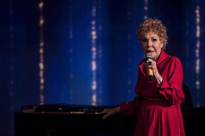 RAI: 'Domenica In Show', serata speciale per festeggiare Mara Venier