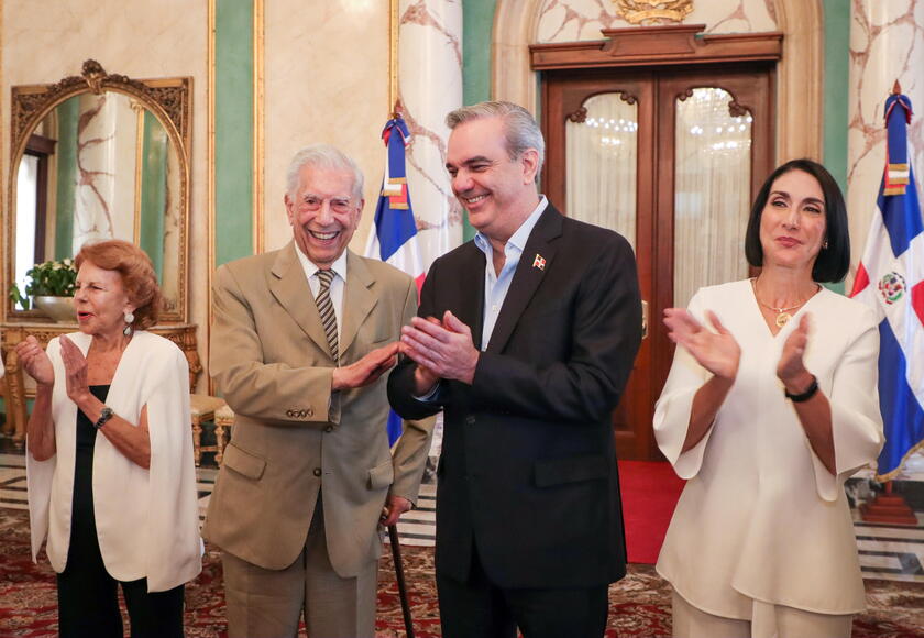 Mario Vargas Llosa to receive Dominican nationality