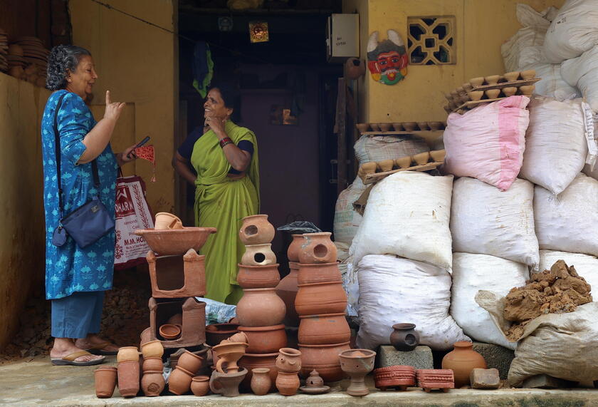 Preparations for India's festival of lights Diwali in Bangalore