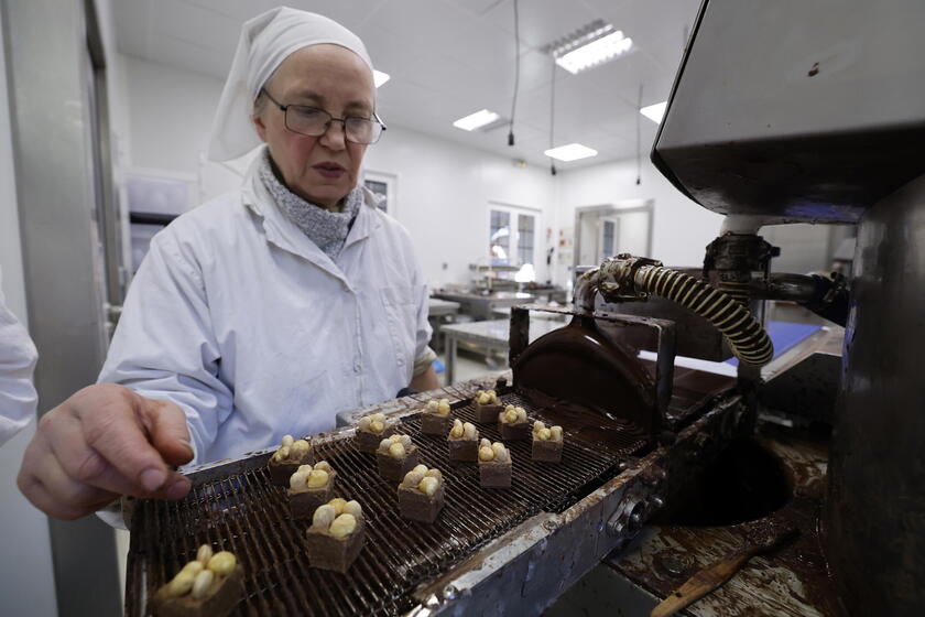 Christmas sweets production at the Abbey Notre Dame de la Paix