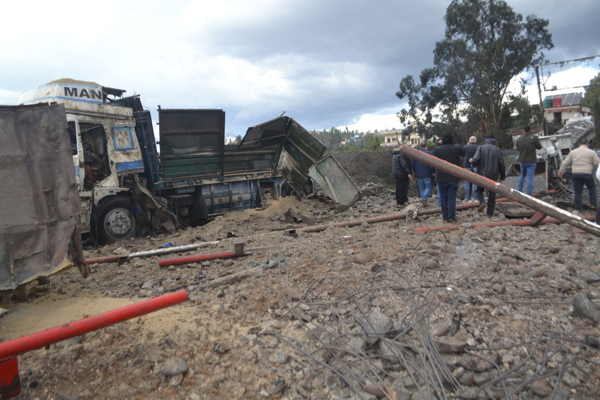 Israel strikes Lebanese-Syrian border crossing hours before ceasefire