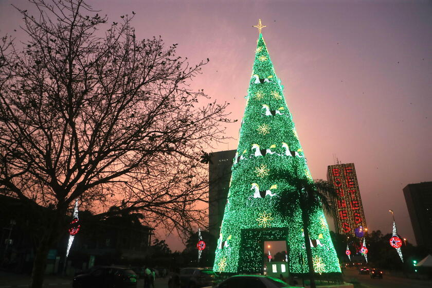 Albero di Natale a Abidjan in Costa d'Avorio