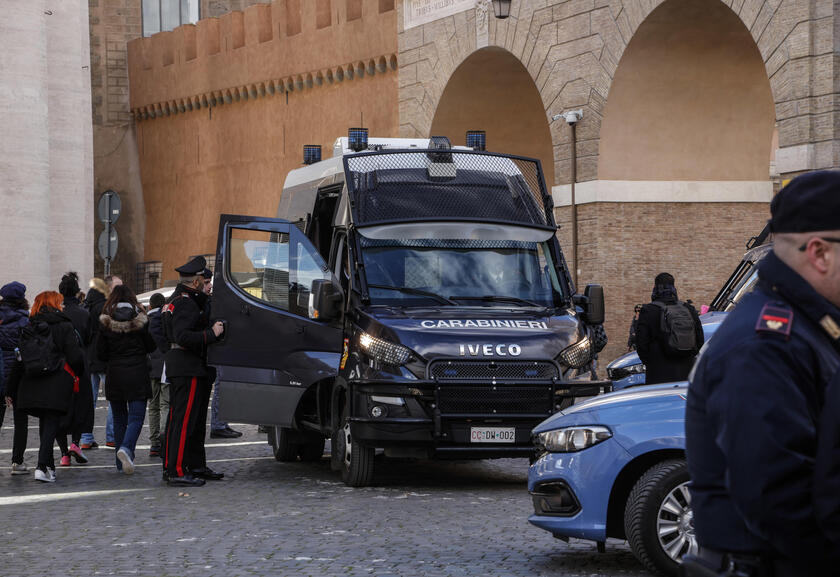 Giubileo: fedeli nella zona del Vaticano, controlli serrati