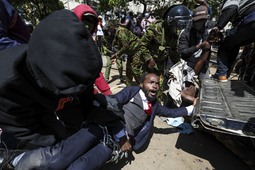 People protests against abductions in Kenya