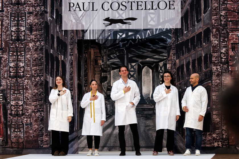 London Fashion Week - Paul Costelloe catwalk show - RIPRODUZIONE RISERVATA