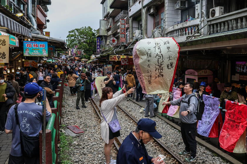 Pingxi Sky Lantern Festival in Taiwan © ANSA/EPA