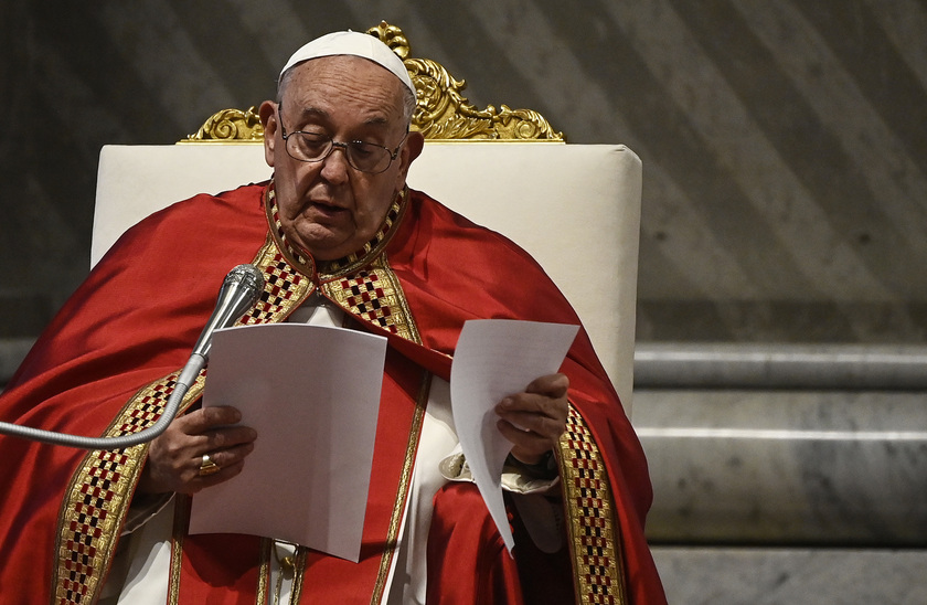 Il Papa, c'è bisogno di una Chiesa e società dalle porte aperte